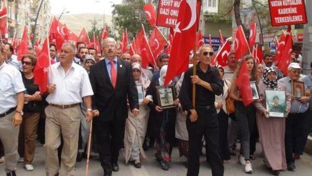 Çankırı'da Binler Şehitlerimiz Ve Teröre Lanet Için Yürüdü