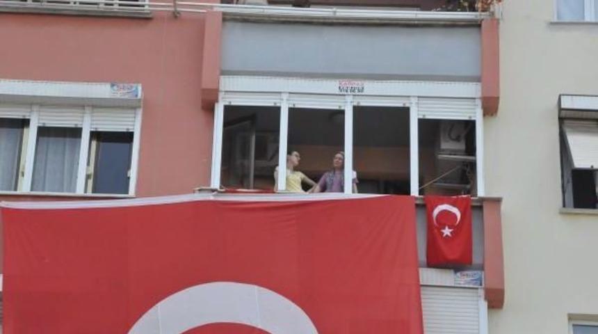 Abdullah G&uuml;l'&uuml;n Eski Koruması Şahin De Iğdır'da Şehit D&uuml;şt&uuml;