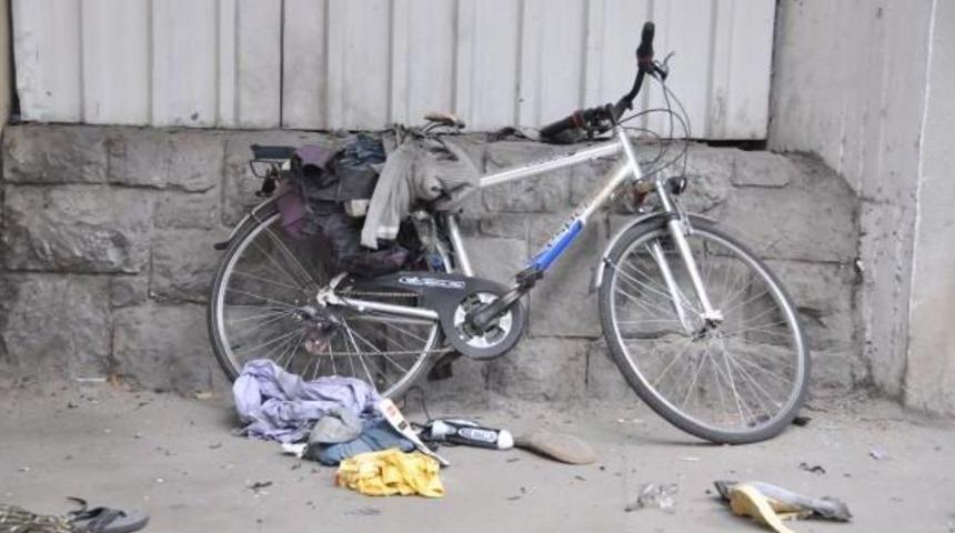 Atat&uuml;rk Havalimanı'nda Bisiklet &Uuml;st&uuml;nde Ş&uuml;pheli Paket