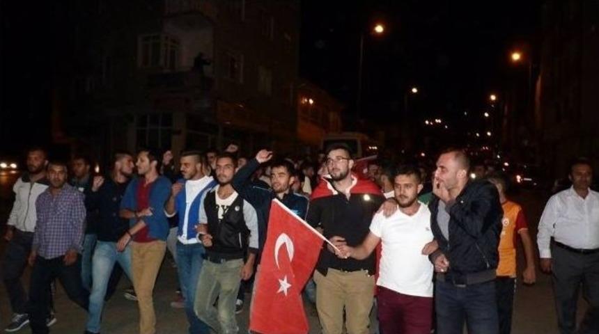 B&uuml;nyanlılar Da Ter&ouml;r&uuml; Protesto Etti