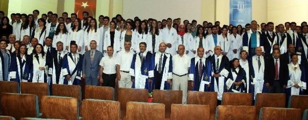 Geleceğin Hekimleri &Ouml;nl&uuml;k Giydi