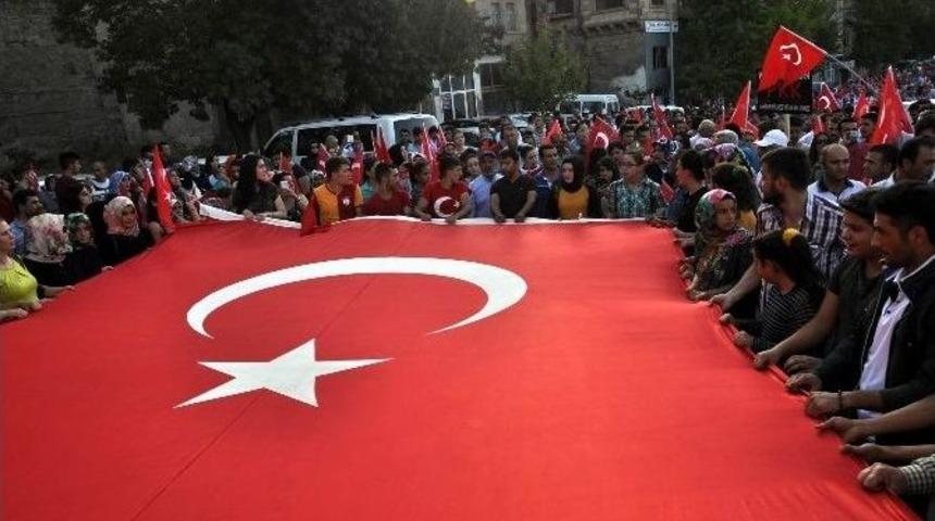 Nevşehir Şehitler İ&ccedil;in Y&uuml;r&uuml;d&uuml;