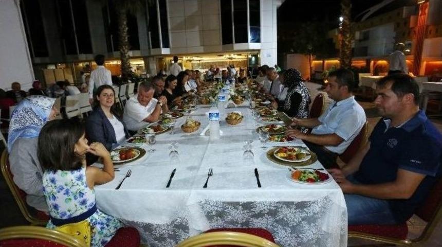 Kıbrıslı Başkandan Gen&ccedil;&rsquo;e &Ouml;vg&uuml;