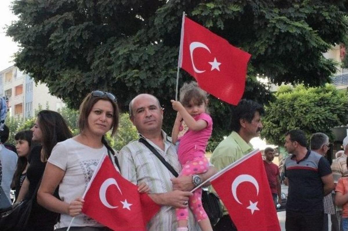 Hdp Binasında Parti Pankartları İndirildi