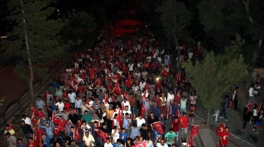 Konya&rsquo;da &Uuml;lk&uuml;c&uuml;lerden &ldquo;şehide Saygı, Ter&ouml;re Lanet&rdquo; Y&uuml;r&uuml;y&uuml;ş&uuml;