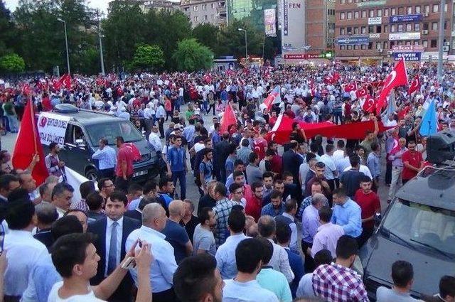 Kırıkkale’de Teröre Lanet, Şehide Saygı Yürüyüşü