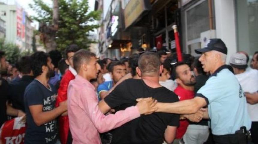 Amasya'da Hdp Il Binasına Saldırı
