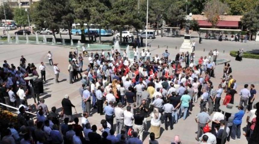 Elazığ'da Ter&ouml;re Tepki Eyleminde Olaylar &Ccedil;ıktı