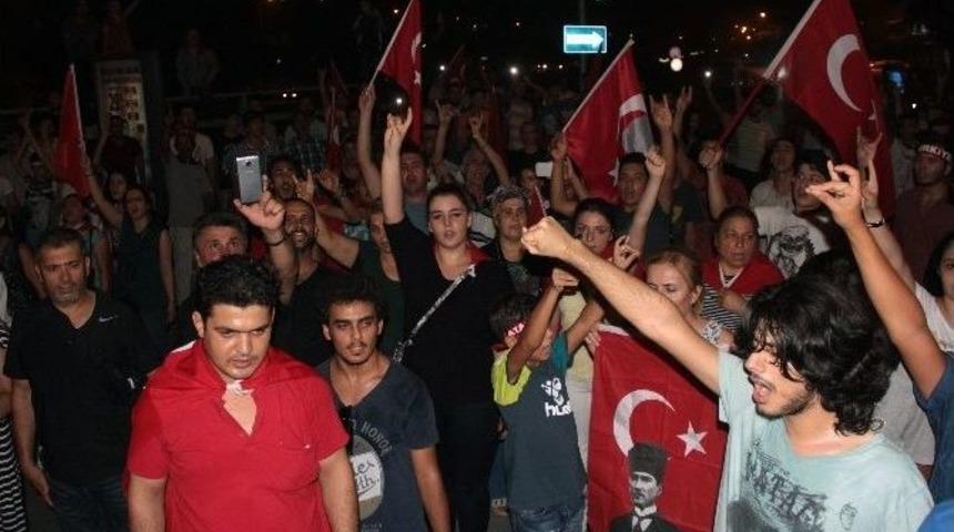 Adana&rsquo;da Ter&ouml;r Olayları Ge&ccedil; Saatlere Kadar Protesto Edildi