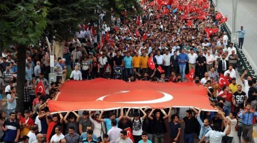 Sivas Ve Tokat'ta Binlerce Kişi Ter&ouml;r&uuml; Lanetledi