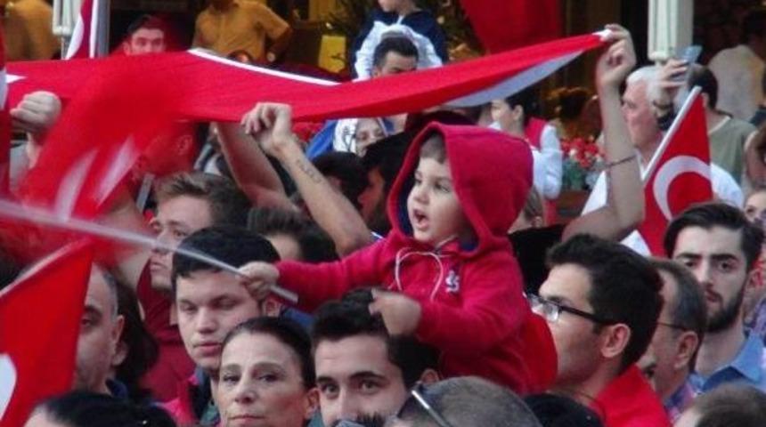 Bandırma'da Ter&ouml;r Protesto Edildi