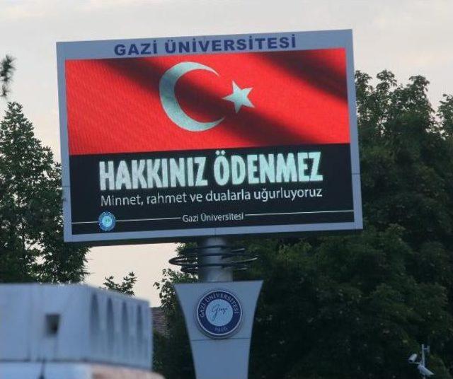 Şehitler Için Ankara Sokağa Döküldü, Hdp Binasına Türk Bayrağı Asıldı