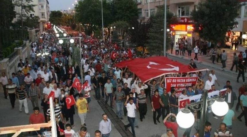 Yozgat&rsquo;ta Şehide Saygı Y&uuml;r&uuml;y&uuml;ş&uuml;ne 10 Bin Kişi Katıldı