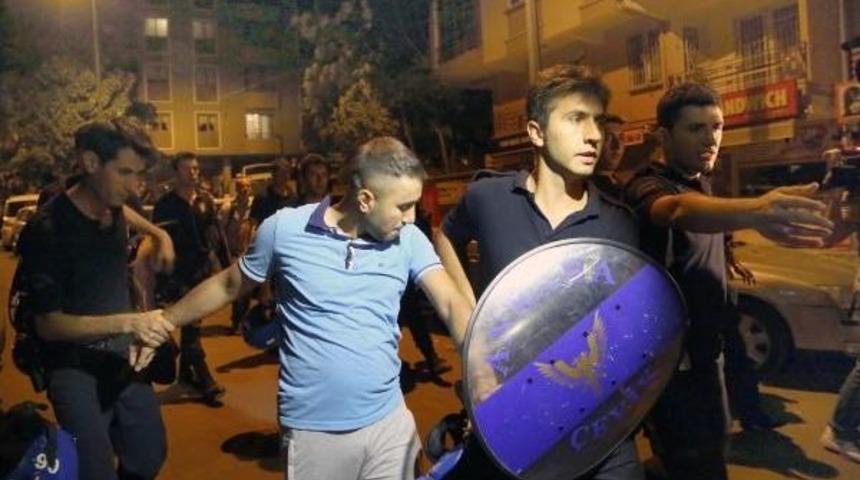 Şehitler I&ccedil;in Ankara Sokağa D&ouml;k&uuml;ld&uuml;, Hdp Binasına T&uuml;rk Bayrağı Asıldı (2)