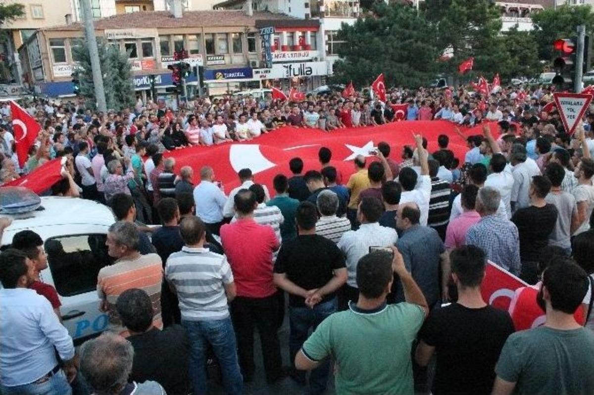 Niğde&rsquo;de Şehitler İ&ccedil;in Y&uuml;r&uuml;y&uuml;ş D&uuml;zenlendi