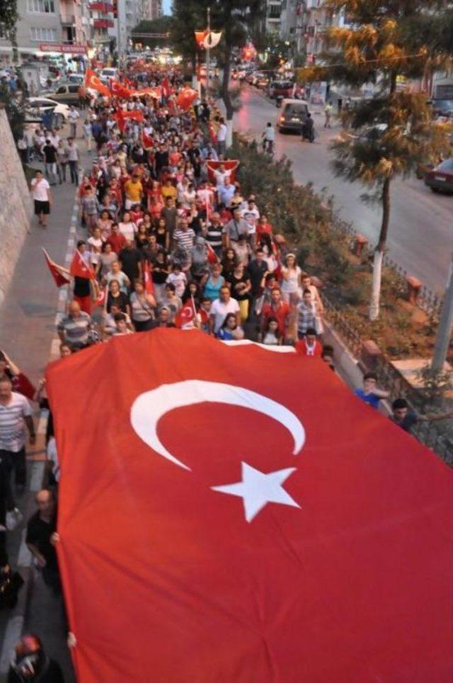 Nazilli Şehidi I&ccedil;in  saygı Y&uuml;r&uuml;y&uuml;ş&uuml;  D&uuml;zenledi 3