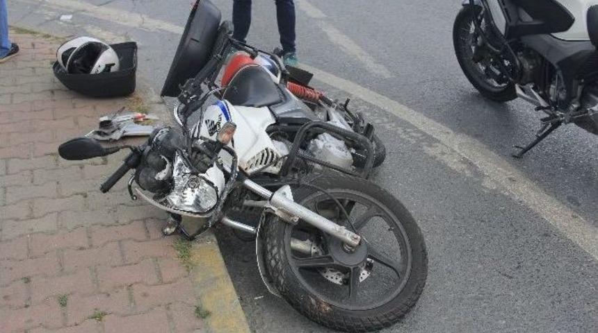 Şişli&rsquo;de Motosikletle Minib&uuml;s &Ccedil;arpıştı: 1 Yaralı