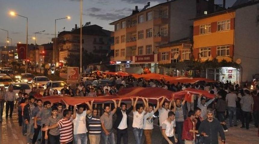 G&uuml;r&uuml;n&rsquo;de Ter&ouml;re Lanet Y&uuml;r&uuml;y&uuml;ş&uuml; D&uuml;zenlendi