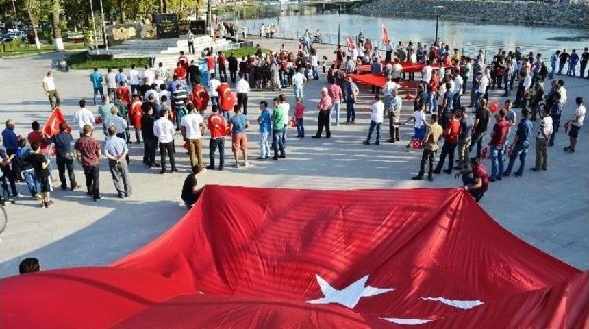 Alaplı Ter&ouml;re Tepki İ&ccedil;in Toplandı