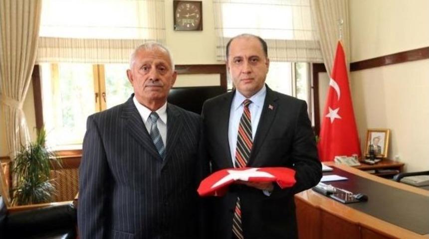 Turhal Şehit Aileleri Derneği&rsquo;nden Vali &Ccedil;omaktekin&rsquo;e Ziyaret