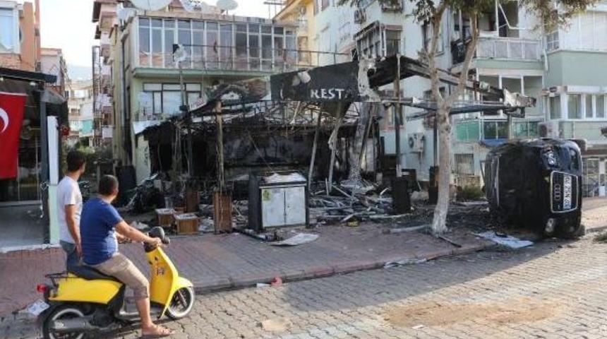 Alanya'da Ter&ouml;re Tepki Eylemlerinde 11 Işyeri Yakıldı