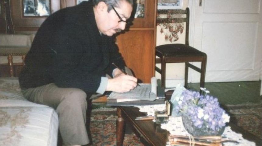 Ebru &Uuml;stadı Mustafa D&uuml;zg&uuml;nman K&uuml;&ccedil;&uuml;k&ccedil;ekmece&rsquo;de Anılacak