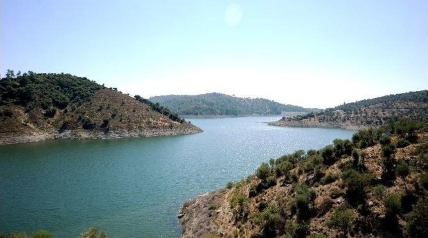 T&uuml;rkiye&rsquo;nin İlk Y&uuml;zen G&uuml;neş Santrali