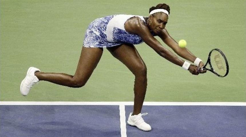 Serena Wıllıams, Ablasını Yenerek Yarı Finale Y&uuml;kseldi