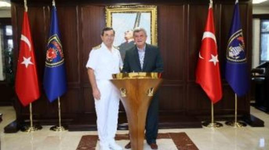 Başkan Karaosmanoğlu, Donanma Komutanı&rsquo;na Konuk Oldu