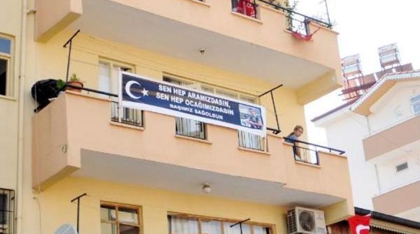 Dağlıca Şehidi Uğur Yıldız'ın Cenazesinde G&ouml;zyaşları Sel Oldu (2)
