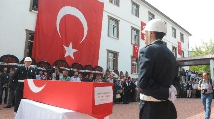 Şehit Başkomiser Son Yolculuğuna Uğurlanıyor