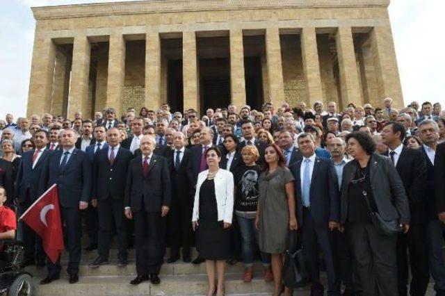 Kılıçdaroğlu Ve Partililerden Chp'nin Kuruluş Yıl Dönümünde Anıtkabir'e Ziyaret