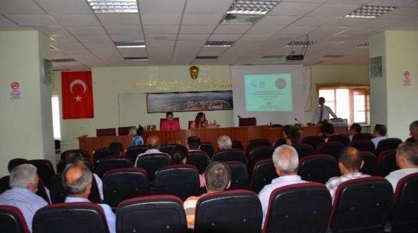 Koyulhisar-pülümür Arası Otoyol Projesi Hakkında Bilgilendirme Toplantısı Yapıldı