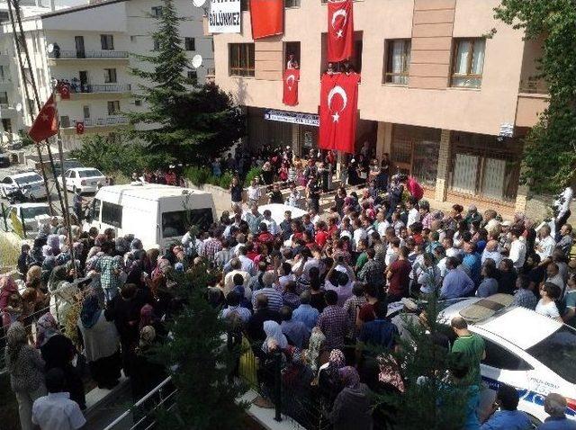 Iğdır’da Pkk Saldırısı Sonucu Şehit Olan Polis Memuru Ali Koç, Son Kez Evine Getirildi