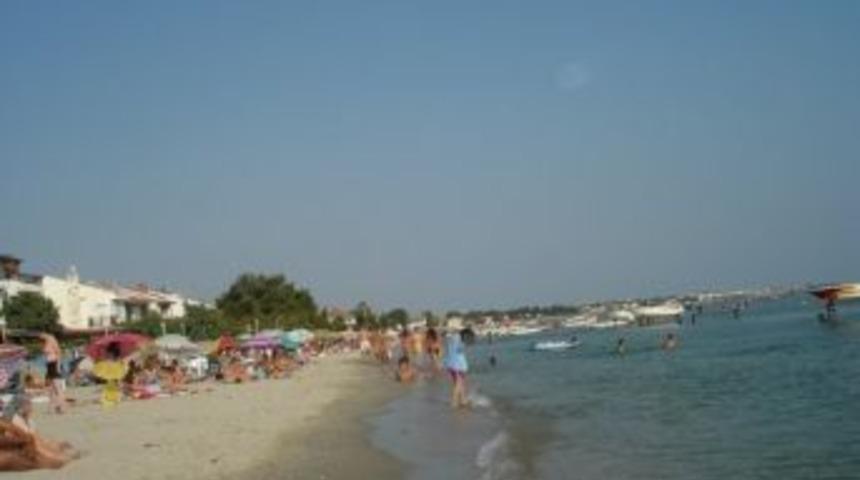 4 Saat Y&uuml;zerek Hayatta Kaldı 2 Arkadaşı Kayıp