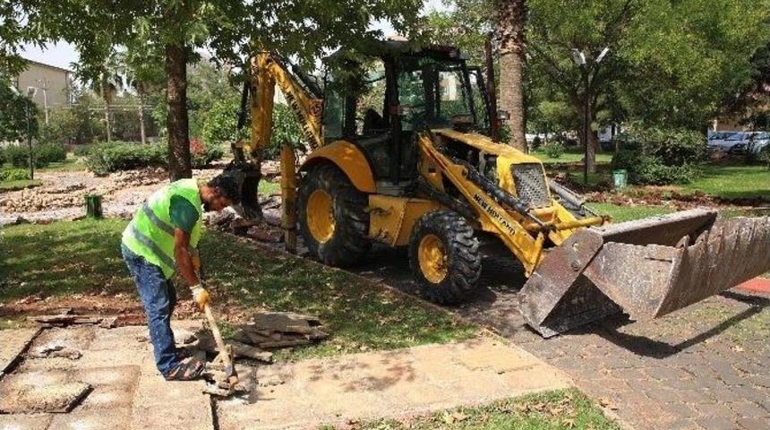 Haliliye&rsquo;deki Parklarda Onarım &Ccedil;alışması