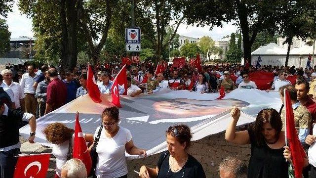 Türkiye Kamu-sen Üyeleri Şehitler İçin Yürüdü