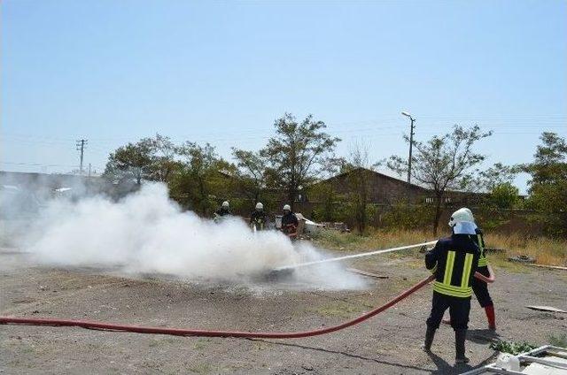 İtfaiye Ekiplerine Bilgi Donanım Eğitimi Verildi 1