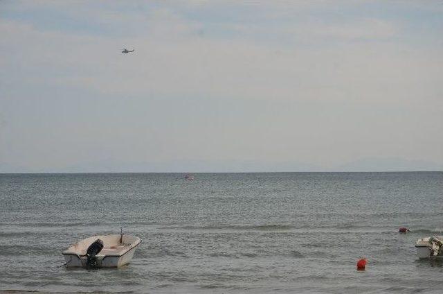 Denize A&ccedil;ılan Balık&ccedil;ıların Teknesi Alabora Oldu: 2 Kişi Kayıp 1