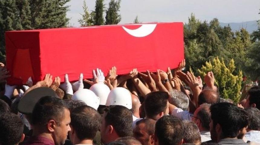 Şehit Yarbay Toprağa Verildi