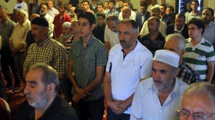 Ak Parti, Sivas'ta Şehitler I&ccedil;in Mevlit Okuttu