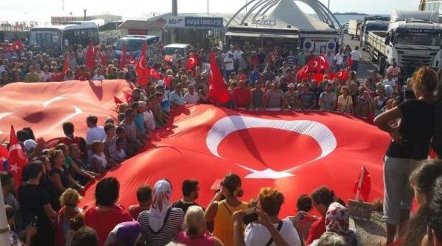 Avşa'da Ter&ouml;r Protesto Edildi