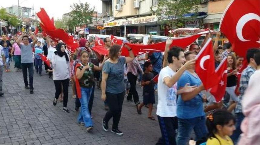 Şehitliğe Gidip Dua Ettiler