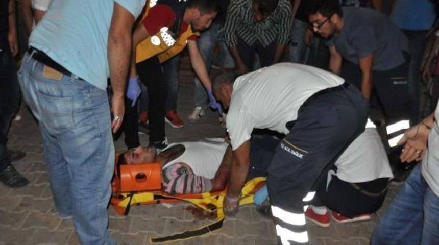 İnternet Kafede Sırtından Bı&ccedil;aklandı