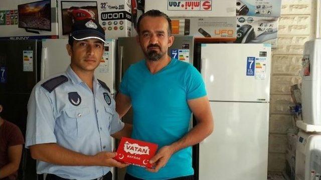 Reyhanlı Belediyesi&rsquo;nden 1000 Bayrak 3