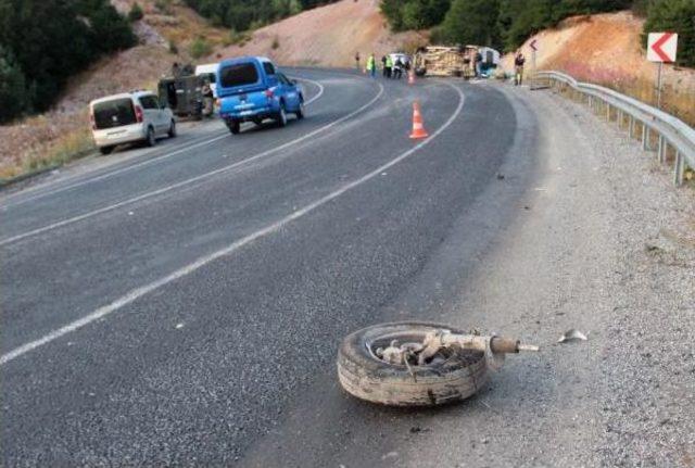 Fındık Işçilerini Taşıyan Minibüsler Çarpıştı: 1 Ölü, 19 Yaralı