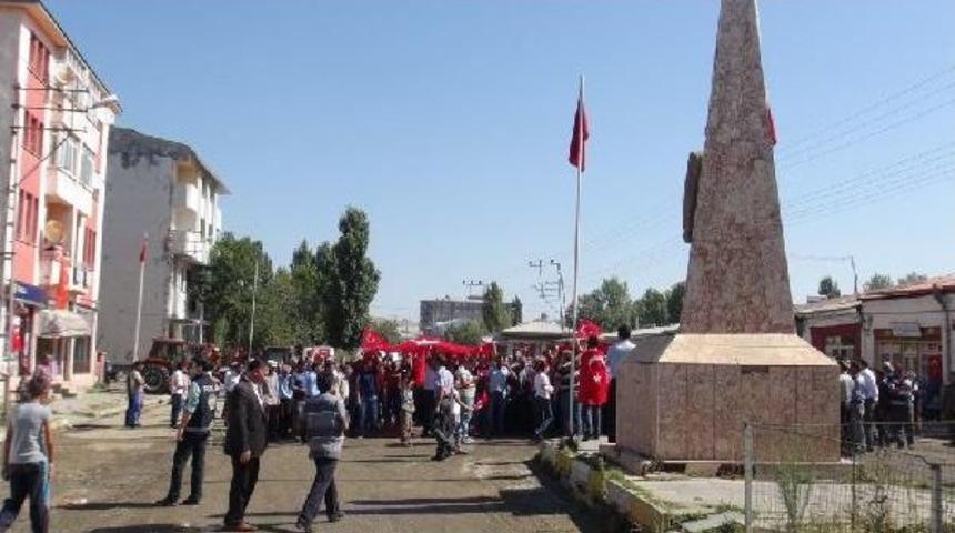 Emenistan Sınırında Şehitler I&ccedil;in Anma