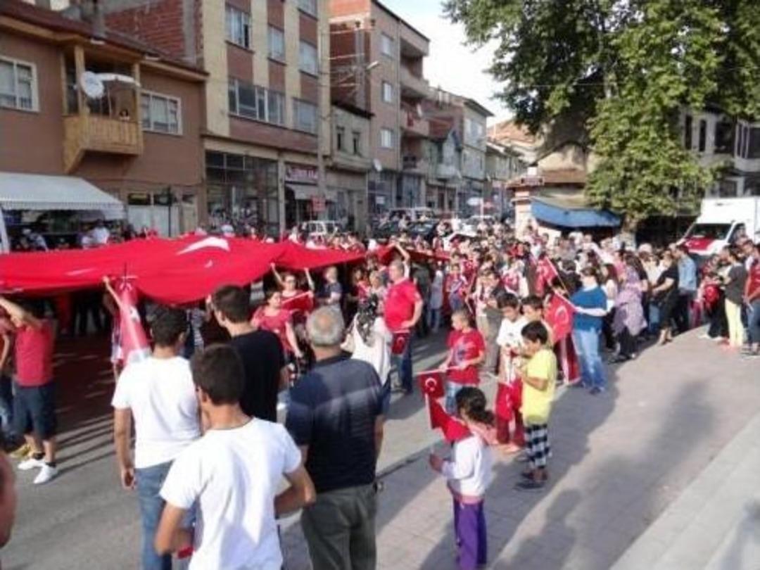 G&ouml;lpazarı Da Ter&ouml;re Karşı Tek Y&uuml;rek Oldu