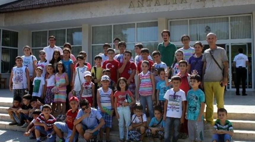 Zeytink&ouml;yl&uuml; &Ouml;ğrencilere M&uuml;zede Tarih Dersi