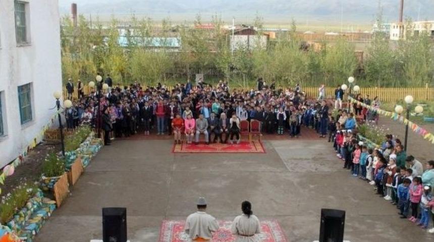 Moğolistan’da Eğitime Tika Desteği Devam Ediyor